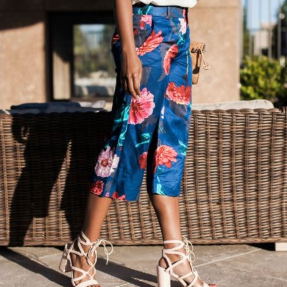 Banana Republic Floral Gaucho Size 6 - Picture 2 of 10